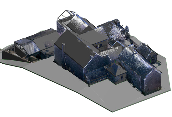 Combinatie van het BIM model en de 3D puntenwolk van een gebouwen